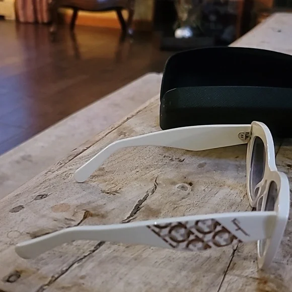 Salvatore Ferragamo White Cat-Eye Sunglasses with Dark Lenses Perfect Condition, - Picture 3 of 4